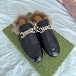 BRAND NEW GUCCI SLIP ON LOAFERS with Fur Trim
